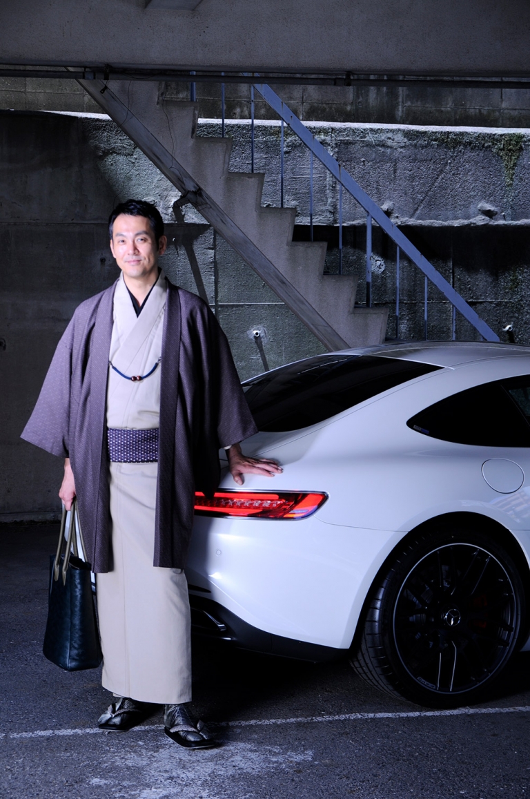 着物を着て出かける時の荷物は？